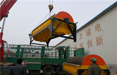 輥壓磁選機(jī)，小型單傳動(dòng)輥壓磁選機(jī)價(jià)格實(shí)惠的理由_單傳動(dòng)輥壓磁選機(jī)價(jià)格呈上升趨勢(shì)磁場(chǎng)一般為多少_磁塊如何排列 